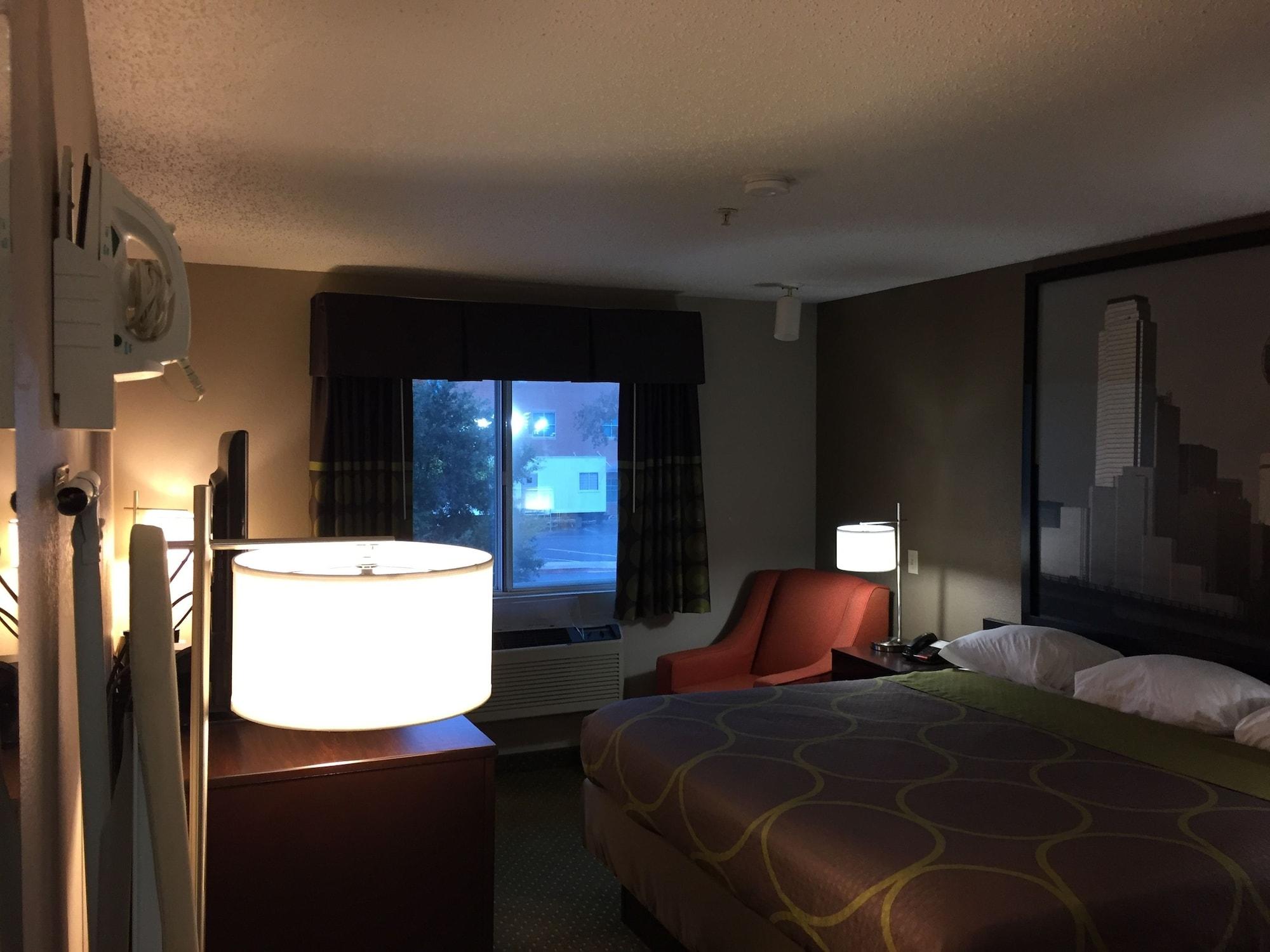 Super 8 By Wyndham Bedford Dfw Airport West Motel Luaran gambar