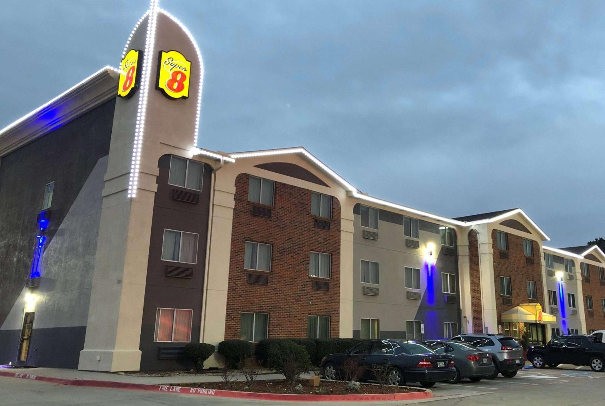 Super 8 By Wyndham Bedford Dfw Airport West Motel Luaran gambar