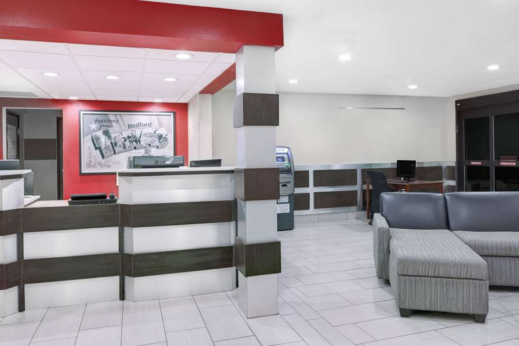 Super 8 By Wyndham Bedford Dfw Airport West Motel Dalaman gambar